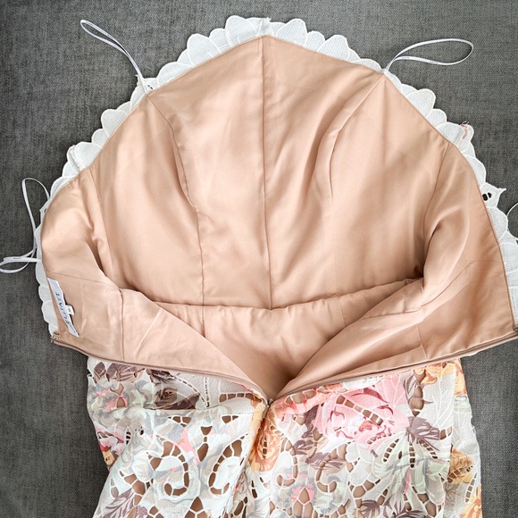 ELLIATT Peplum Dress - Picture 6 of 9